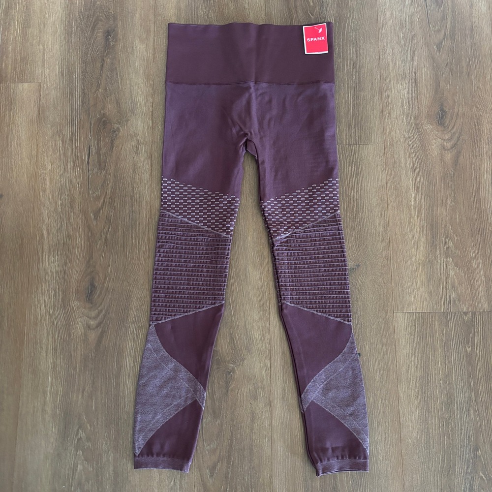 SPANX Large Seamless Moto Leggings Purple Textured Athletic Workout NWT $88 - Picture 3 of 7